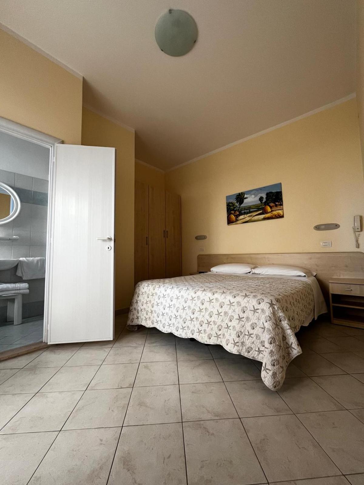 Hotel Giove Dipendenza Hotel Fiamma Cesenatico Extérieur photo