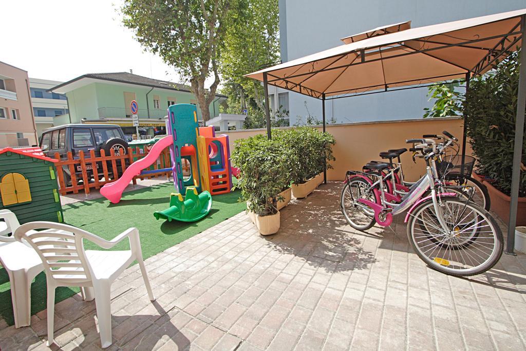 Hotel Giove Dipendenza Hotel Fiamma Cesenatico Extérieur photo